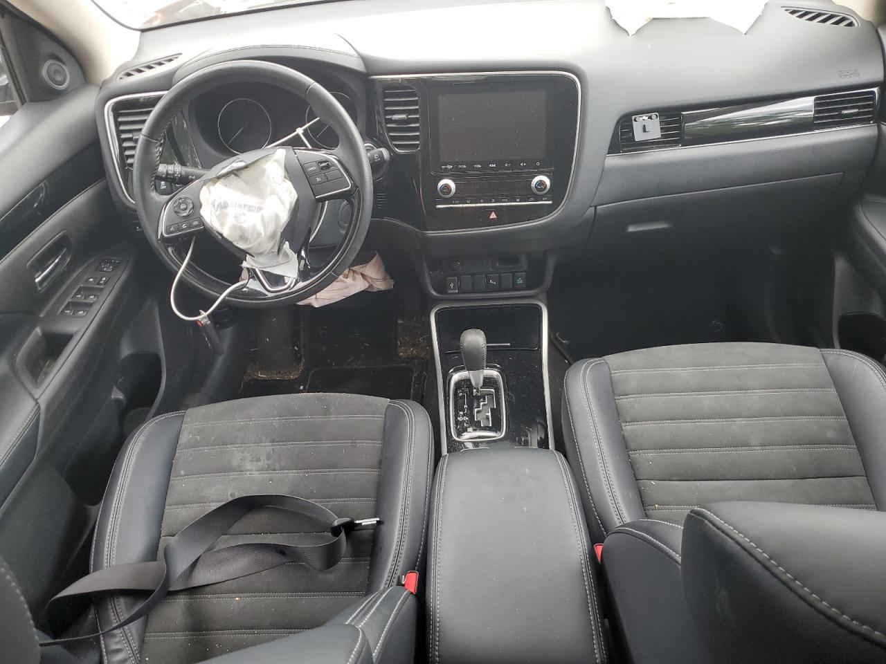 JA4AD3A33LZ004198 2020 Mitsubishi Outlander Se