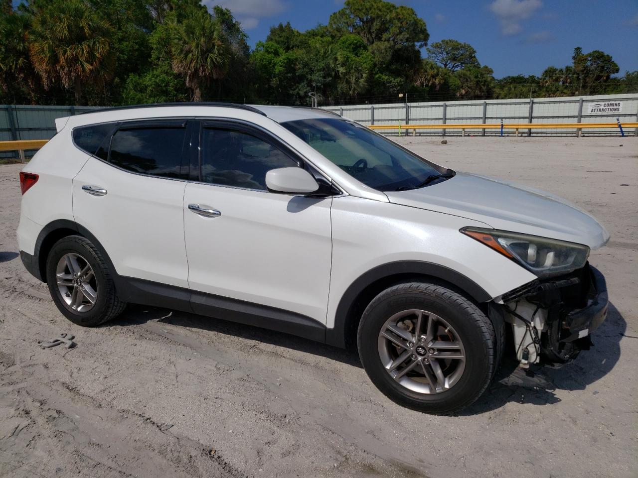 5NMZU3LB0HH022201 2017 Hyundai Santa Fe Sport