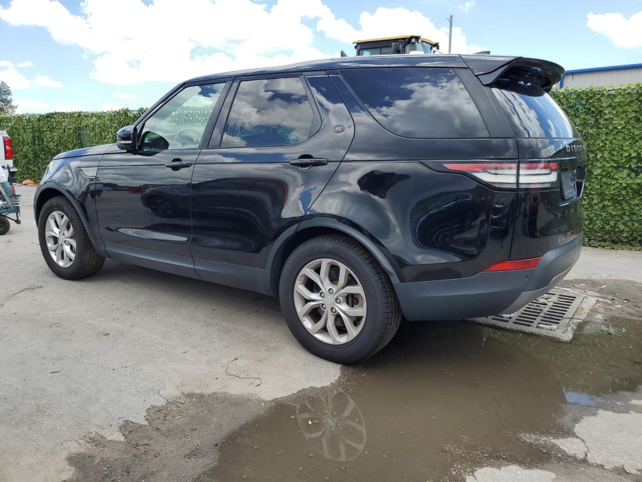 2018 Land Rover Discovery Se vin: SALRG2RV9JA059744