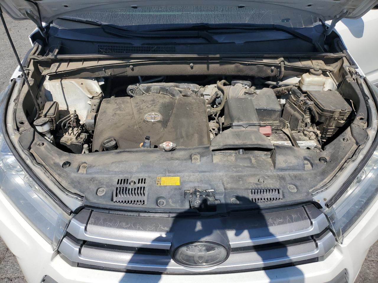 5TDKZRFH0JS543430 2018 Toyota Highlander Se