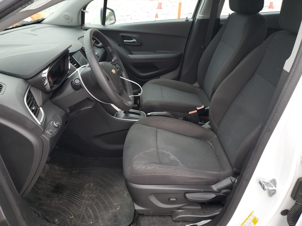 KL7CJKSB6LB070273 2020 Chevrolet Trax Ls