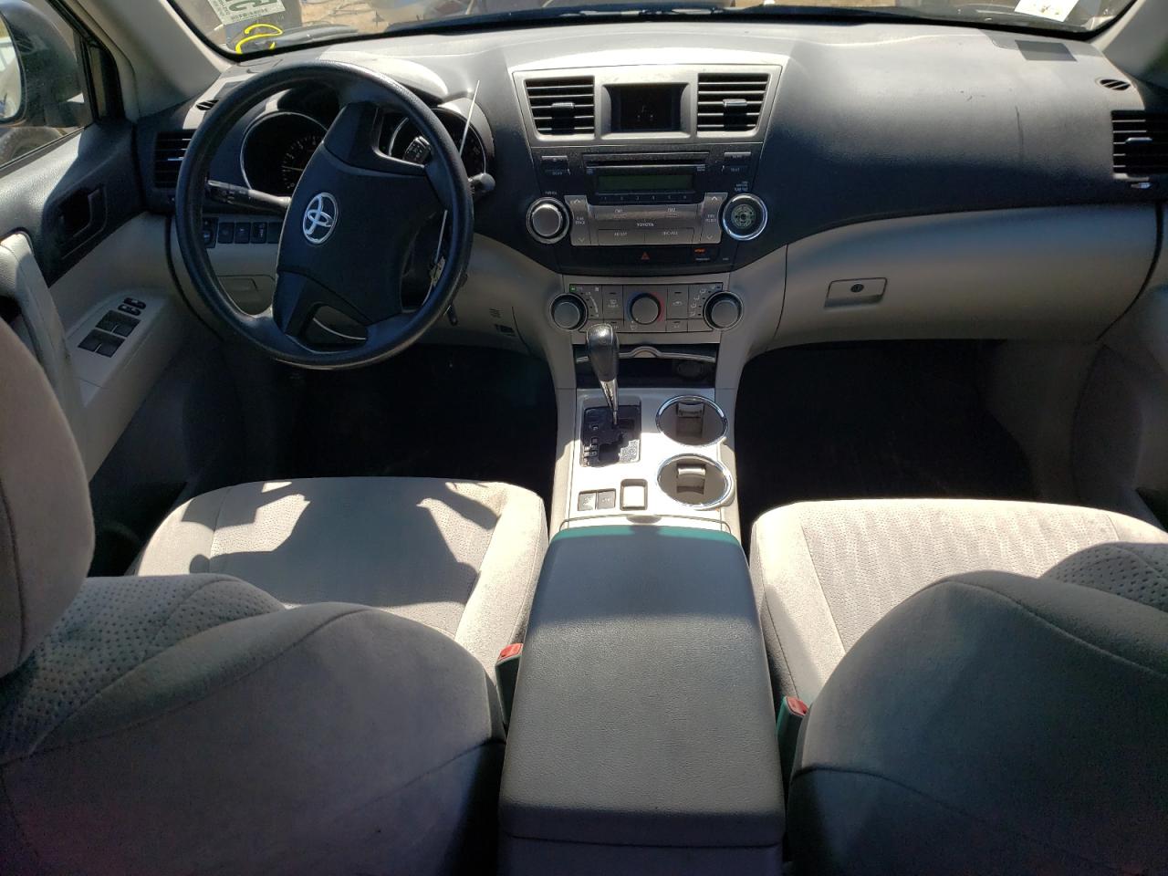 5TDBK3EH1BS068374 2011 Toyota Highlander Base