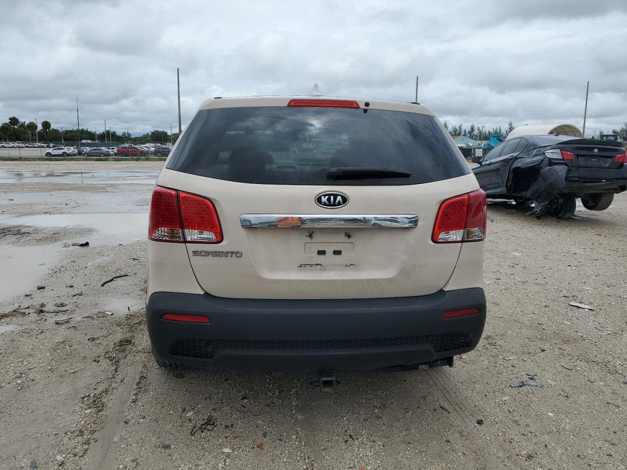 5XYKT3A14BG110457 2011 Kia Sorento Base 5XYKT3A14BG110457 2011 Kia Sorento Base