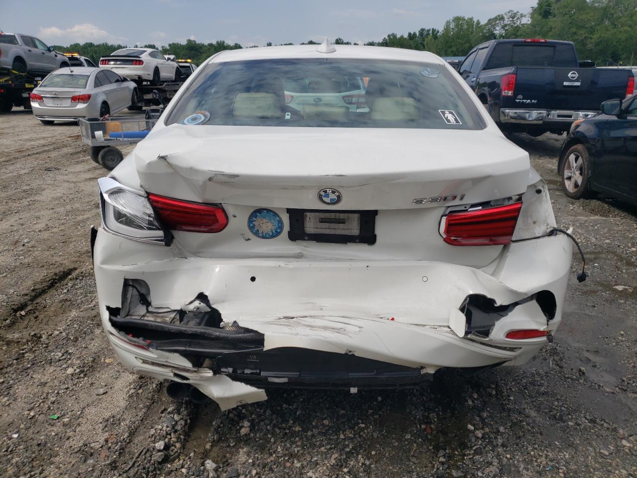 WBA8B9G56HNU09327 2017 BMW 330 I