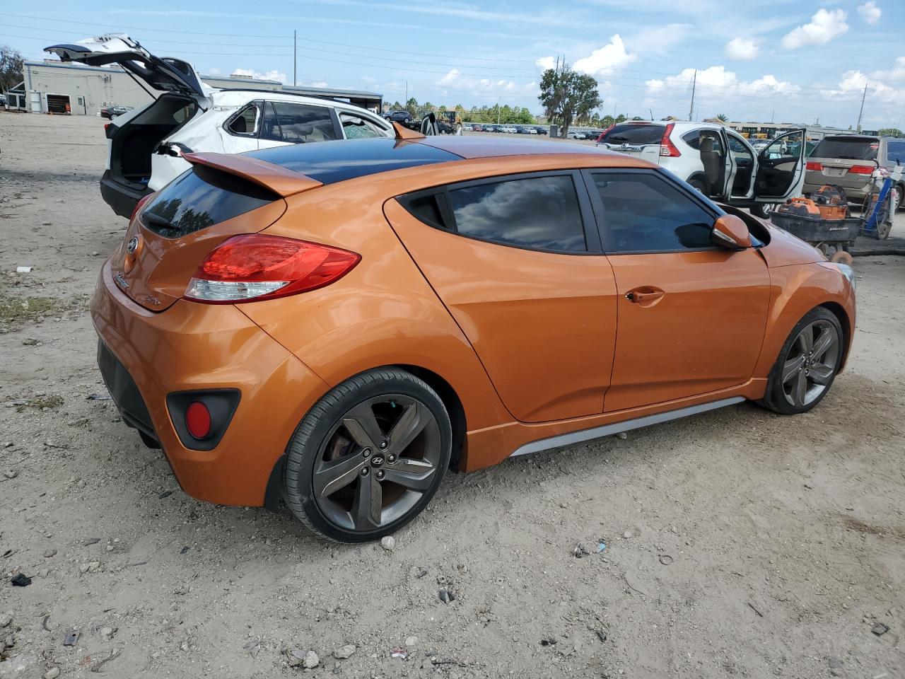 KMHTC6AE2FU243095 2015 Hyundai Veloster Turbo