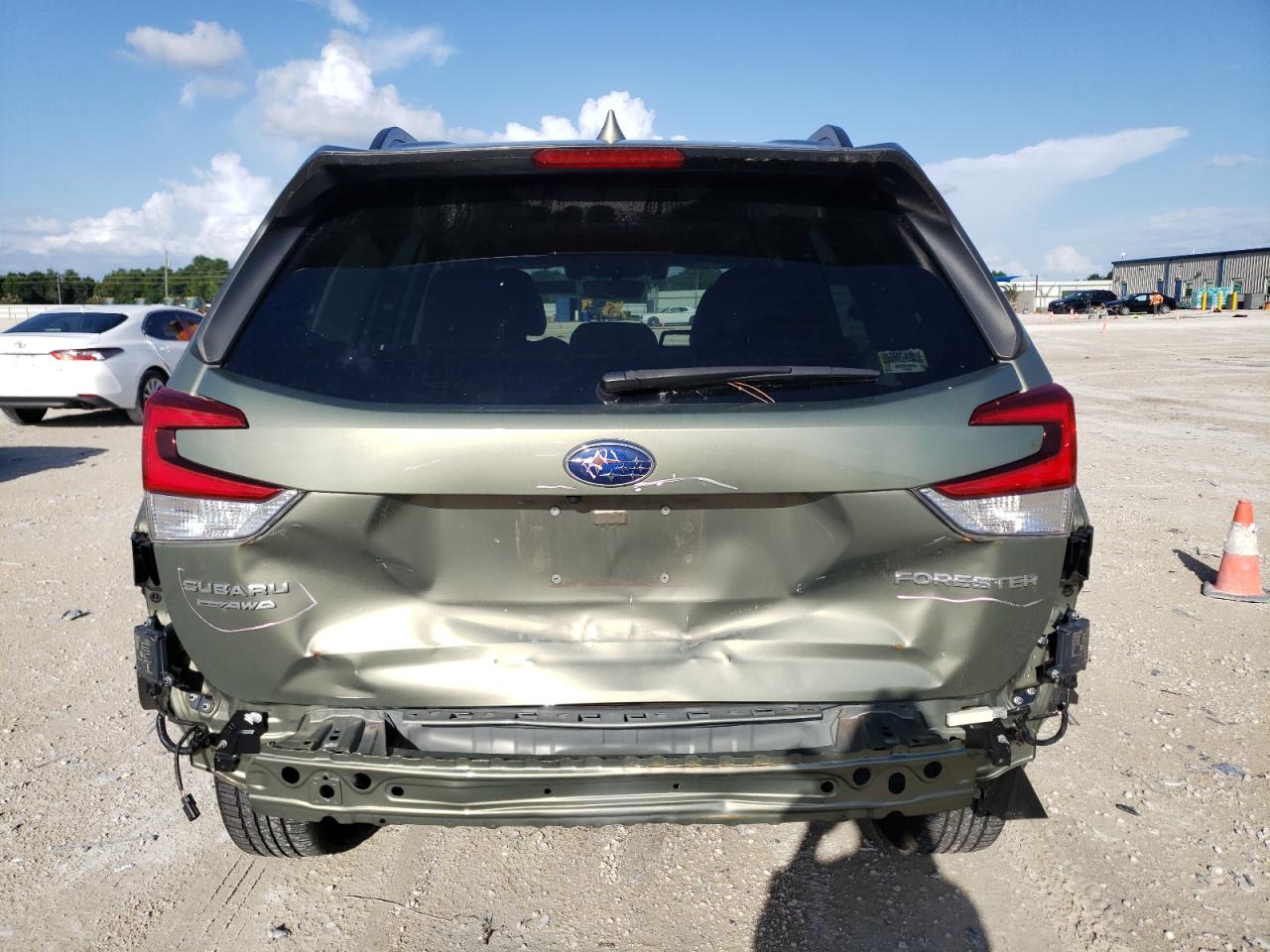 JF2SKAUC3LH446146 2020 Subaru Forester Limited