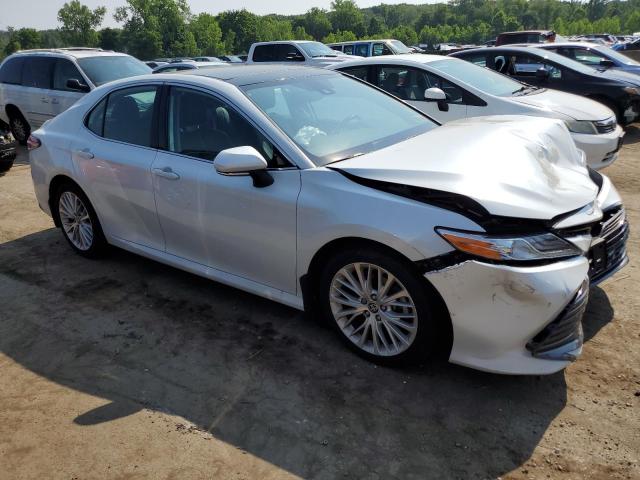 VIN 4T1F11BK9LU009817 2020 Toyota Camry, Xle no.4