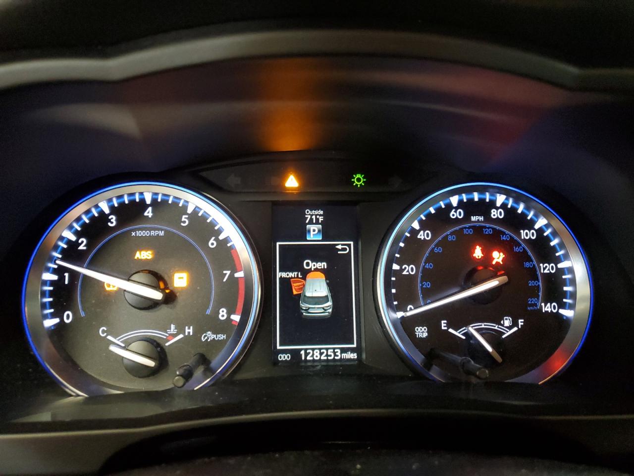 5TDJKRFH0ES039255 2014 Toyota Highlander Xle