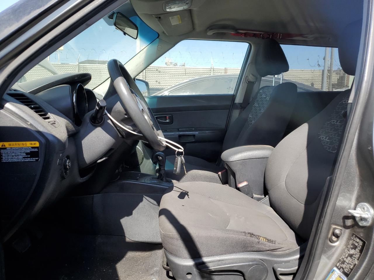 KNDJT2A22B7279372 2011 Kia Soul +