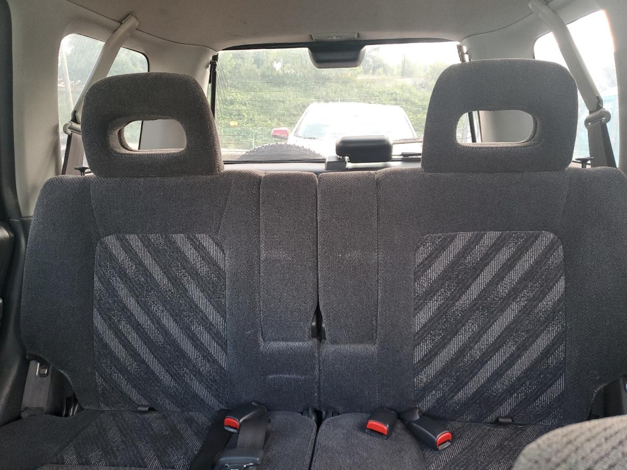 JHLRD1846YC060063 2000 Honda Cr-V Lx