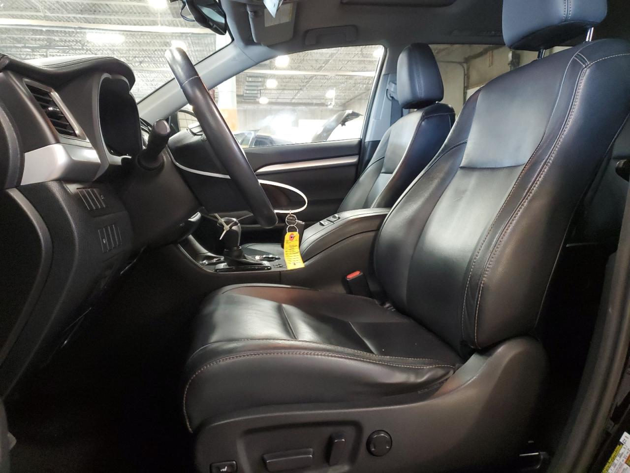 5TDJKRFH0ES039255 2014 Toyota Highlander Xle