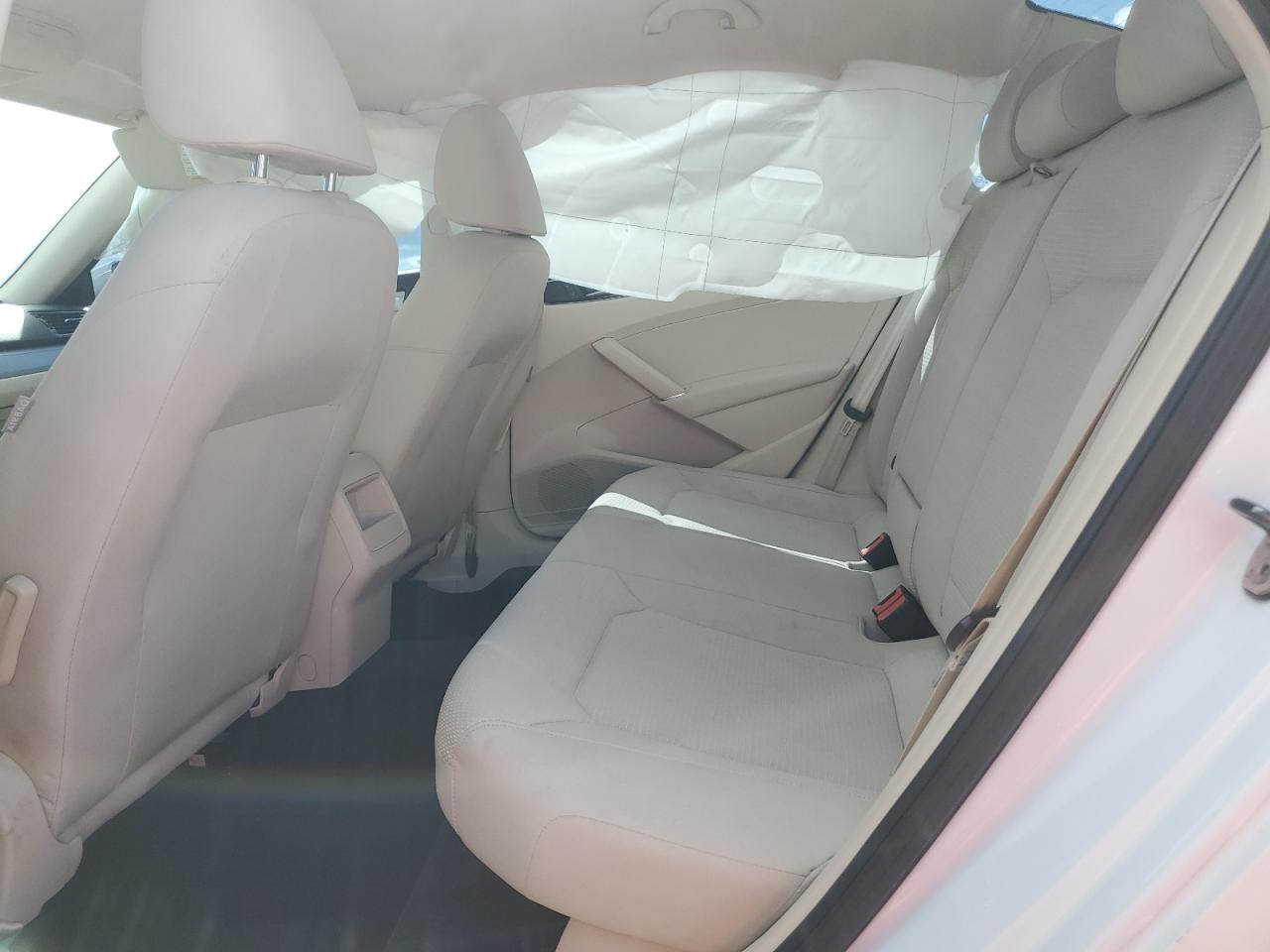 1VWAT7A32HC032968 2017 Volkswagen Passat S