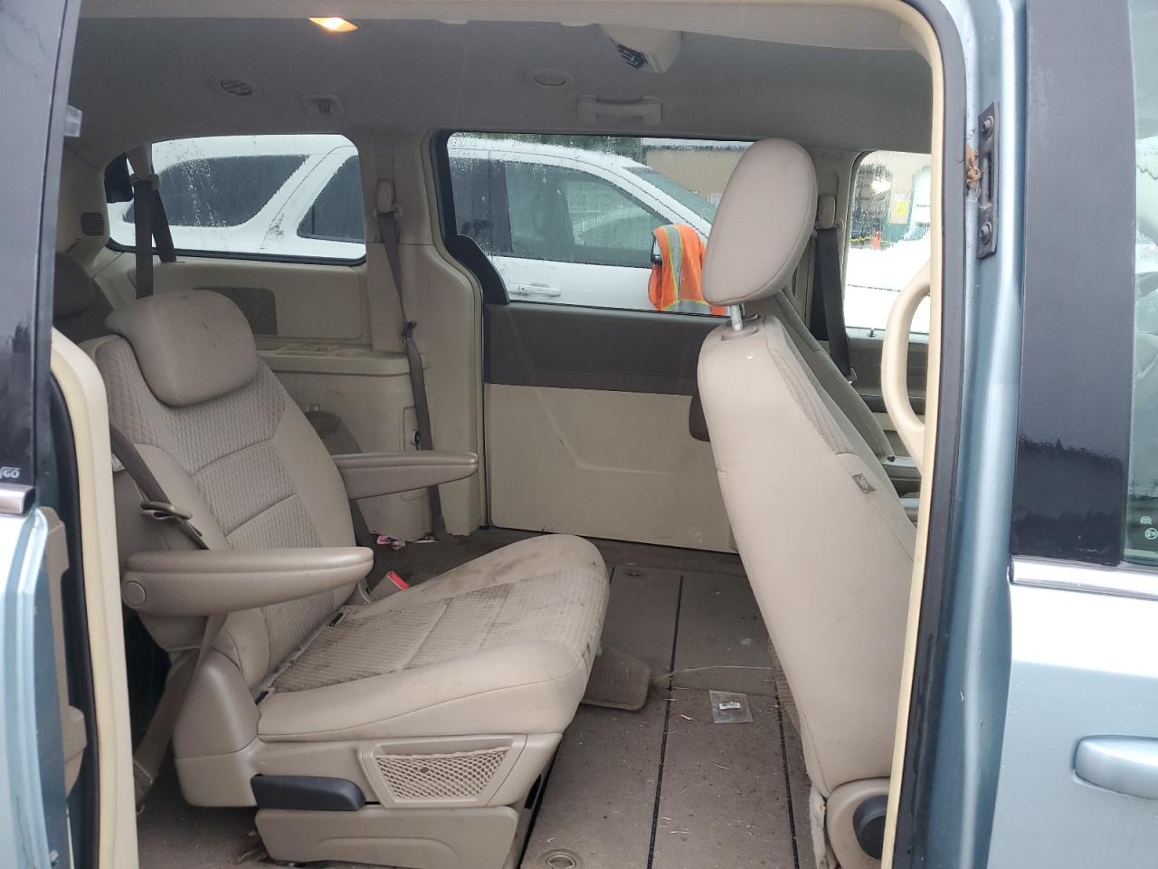 2A8HR44E69R613998 2009 Chrysler Town & Country Lx