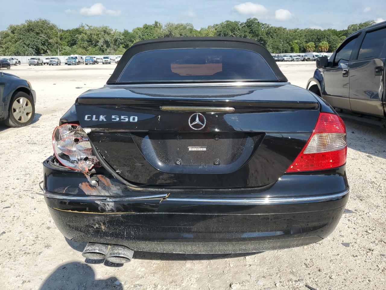 WDBTK72F07T078657 2007 Mercedes-Benz Clk 550