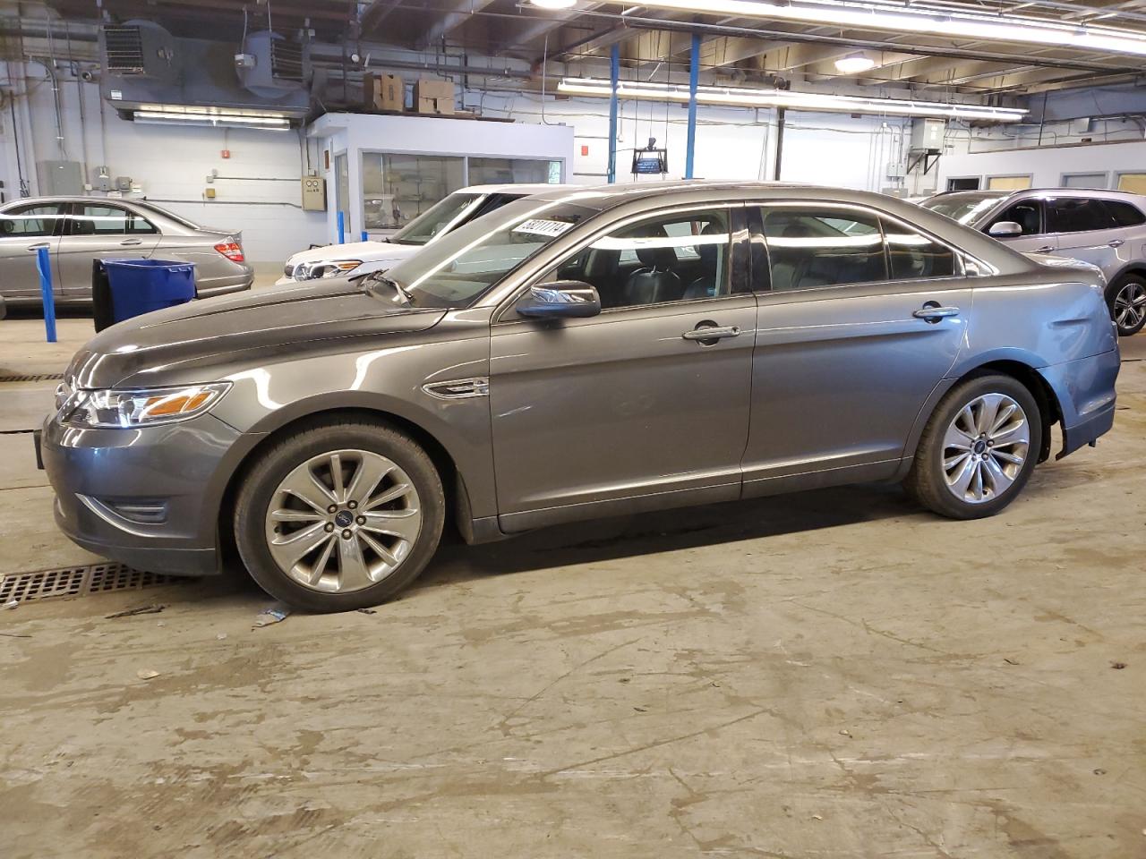 Lot #2733798542 2011 FORD TAURUS LIM