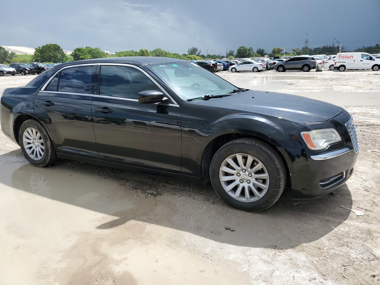 2014 Chrysler 300 vin: 2C3CCAAG7EH127714