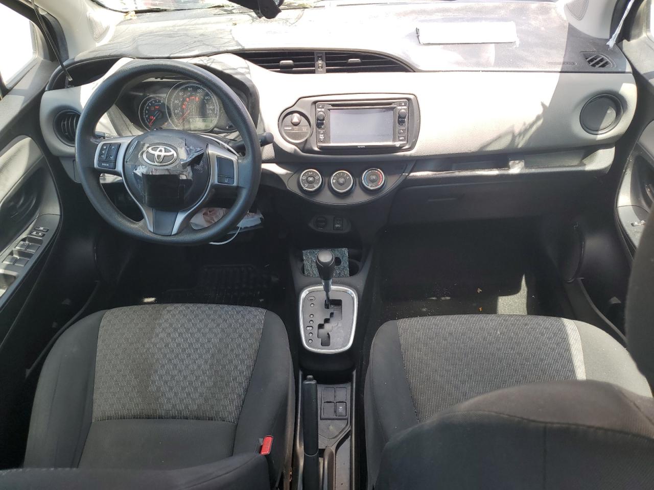 VNKKTUD33HA079477 2017 Toyota Yaris L