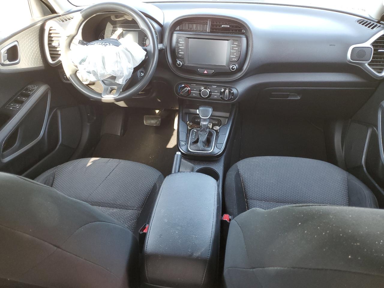 KNDJ23AU9L7008773 2020 Kia Soul Lx