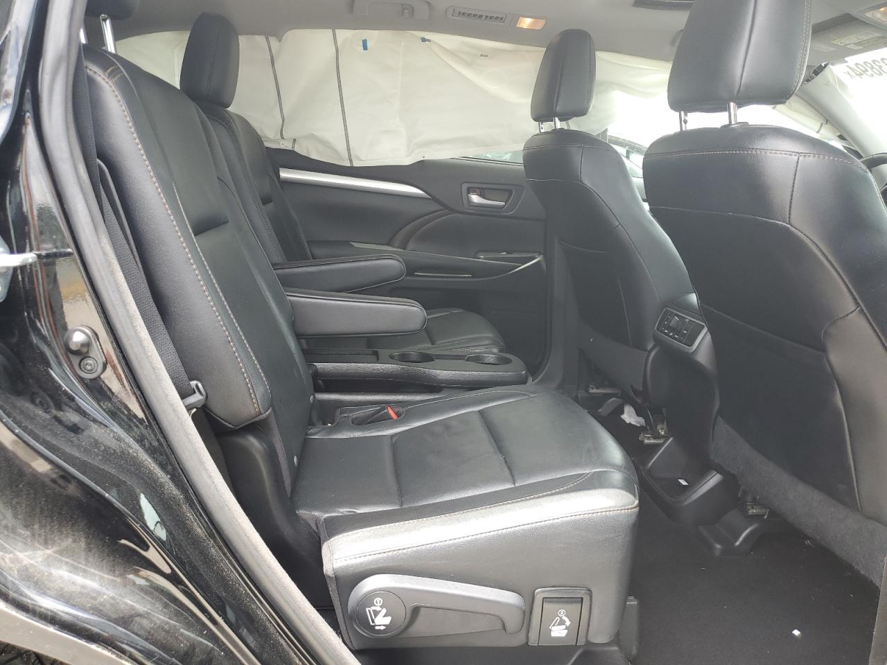 5TDKKRFH1GS156608 2016 Toyota Highlander Xle