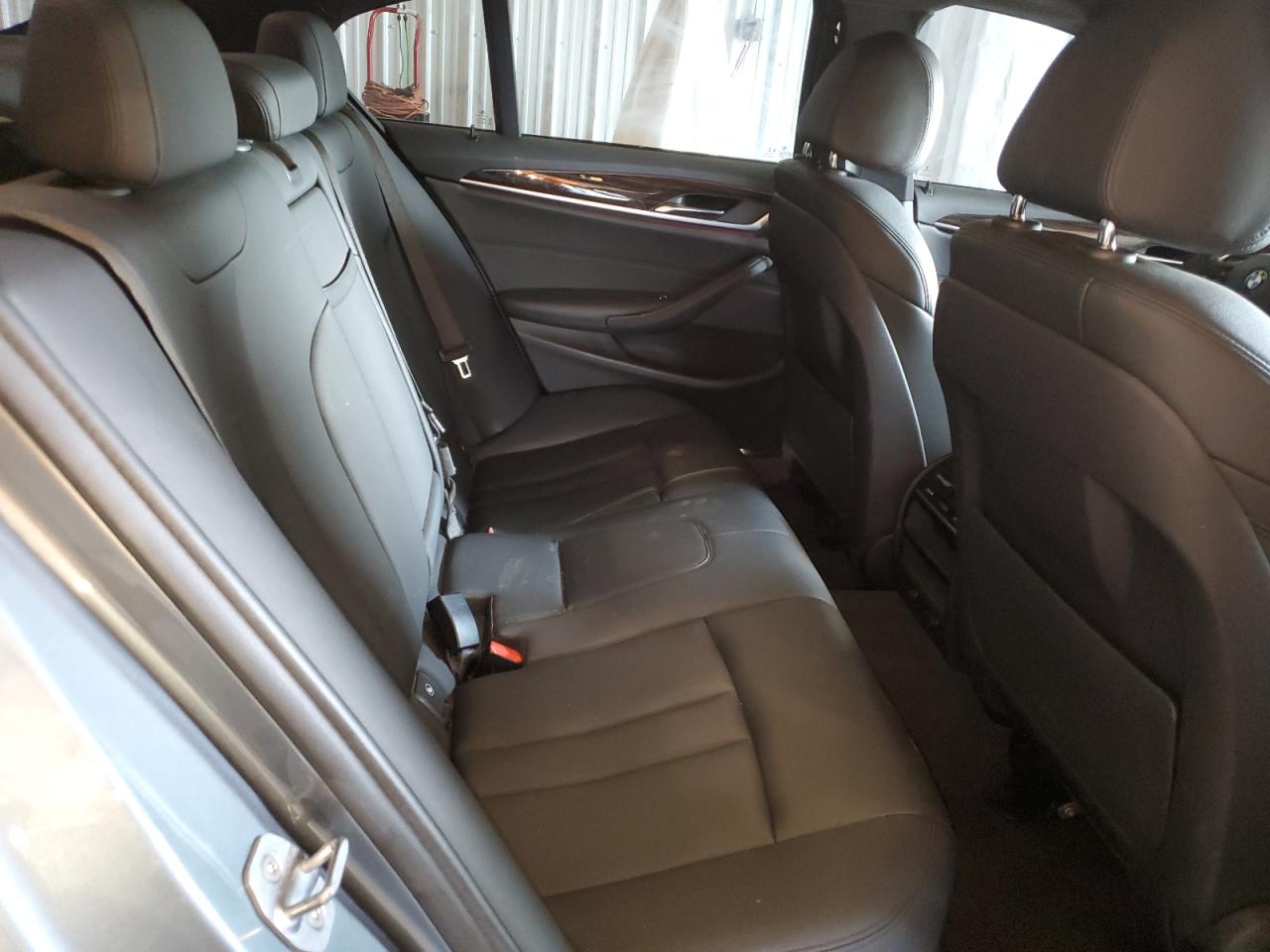 WBAJA7C58KWW25292 2019 BMW 530 Xi