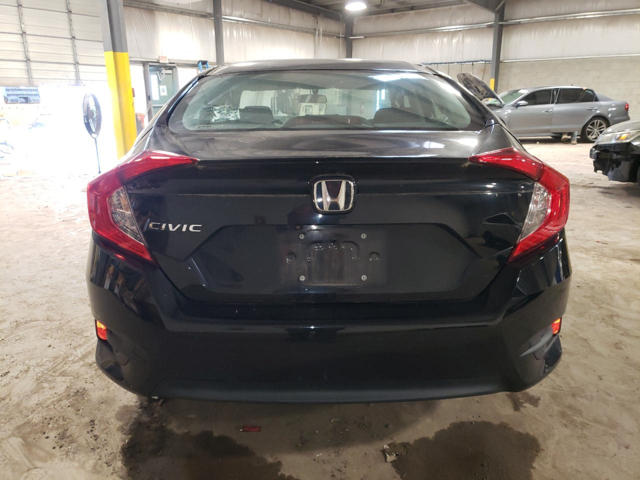 2HGFC2F50JH588691 2018 Honda Civic Lx