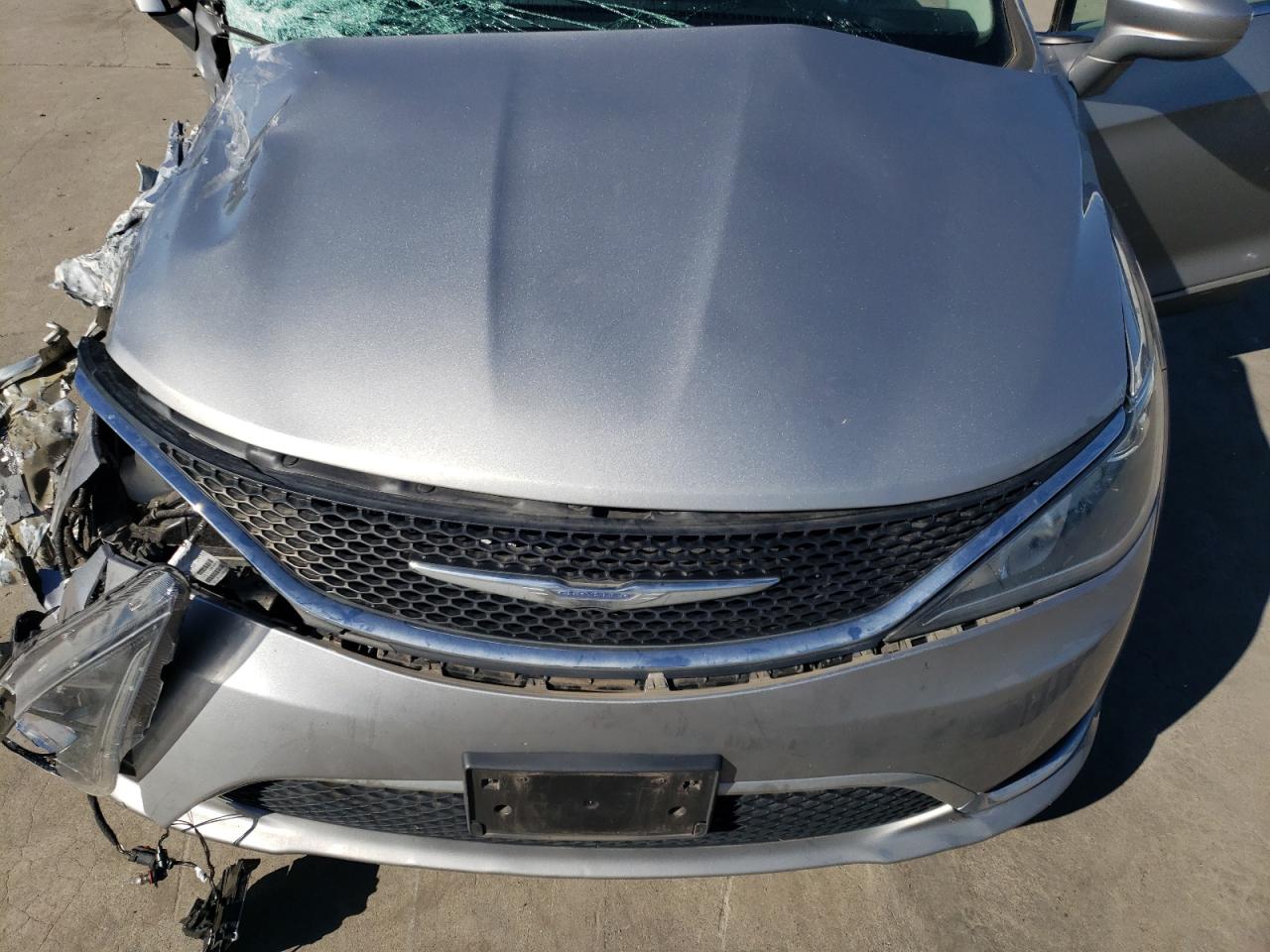 2C4RC1BGXHR538253 2017 Chrysler Pacifica Touring L