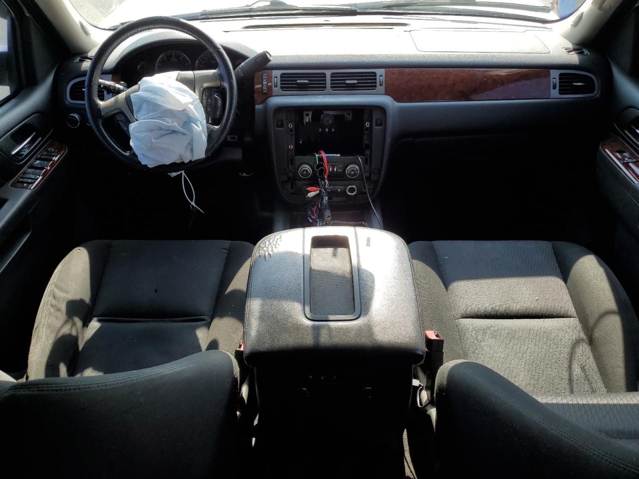 1GNSCAE03BR341106 2011 Chevrolet Tahoe C1500 Ls