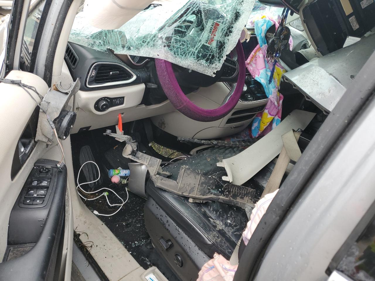 2C4RC1BG8JR185906 2018 Chrysler Pacifica Touring L