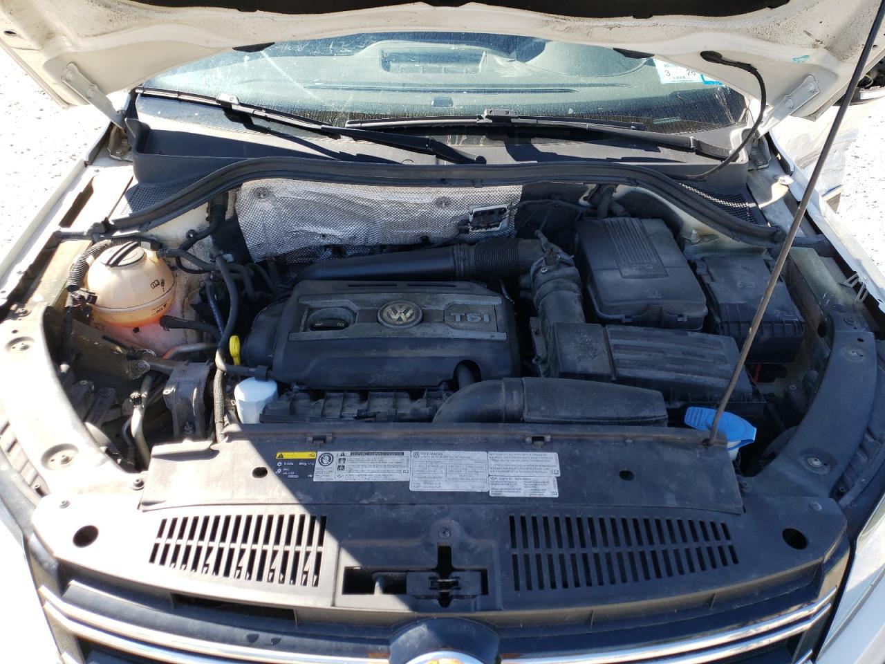 WVGSV7AX9HK005868 2017 Volkswagen Tiguan Wolfsburg