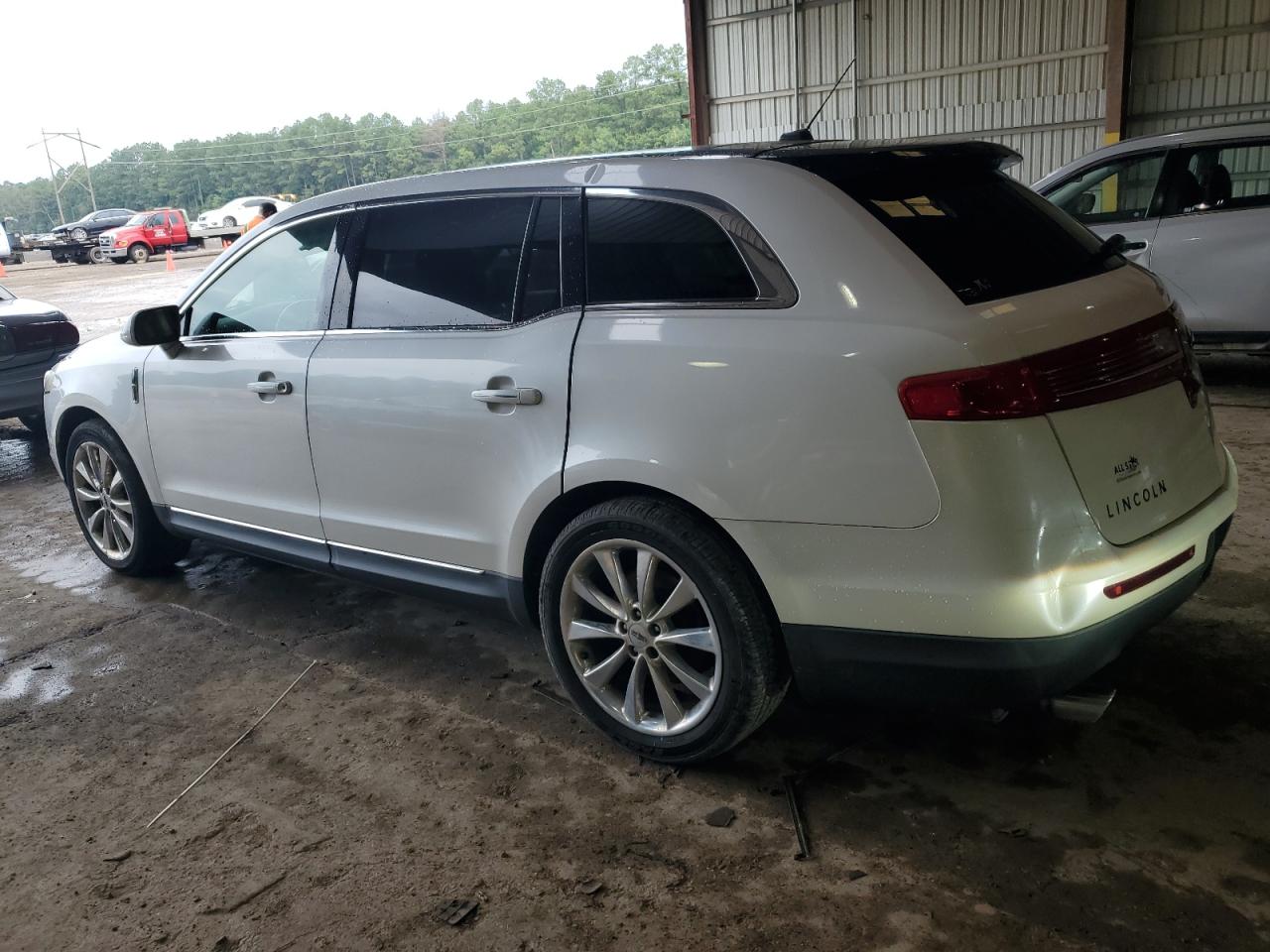 2LMHJ5ATXBBJ55064 2011 Lincoln Mkt