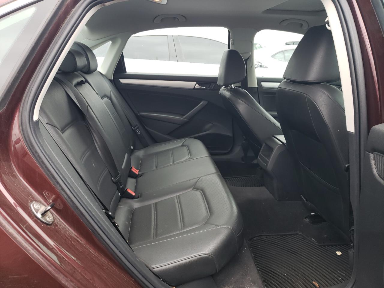 1VWBP7A3XCC015286 2012 Volkswagen Passat Se