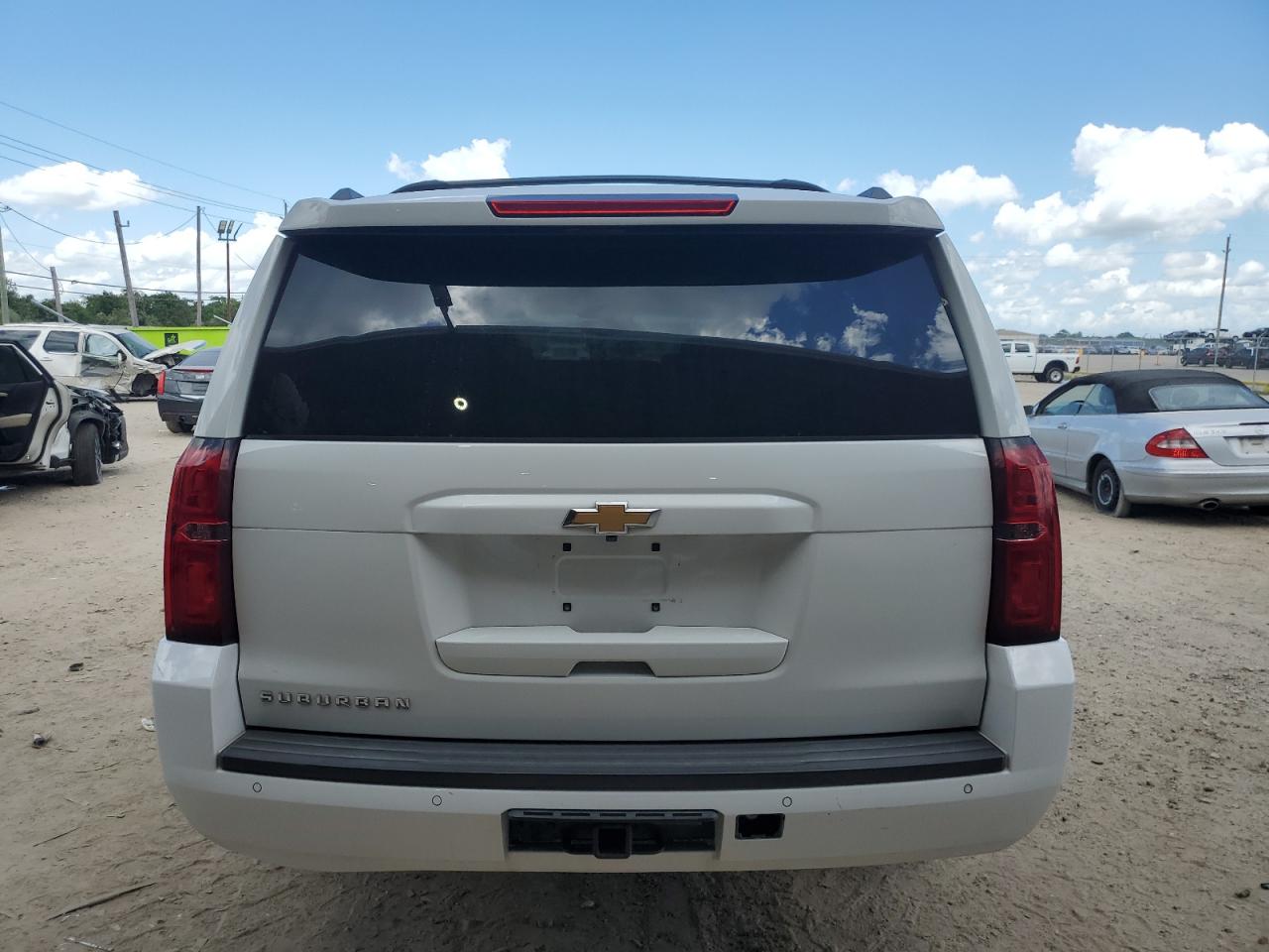 1GNSCHKC2HR340996 2017 Chevrolet Suburban C1500 Lt