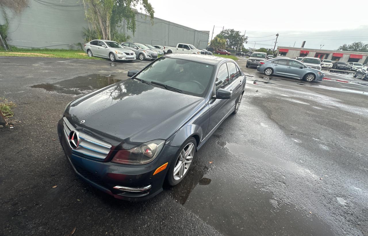 2013 Mercedes-Benz C 250 vin: WDDGF4HB1DR245097