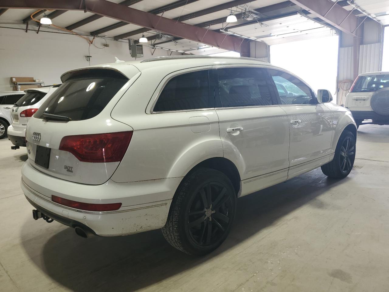 2014 Audi Q7 Premium Plus vin: WA1LGAFE3ED009125