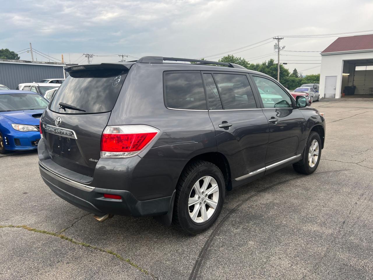 2012 Toyota Highlander Base vin: 5TDBK3EH2CS134870