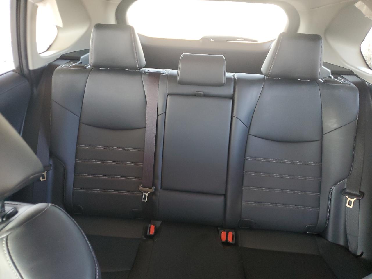 JTMC1RFV4LJ017982 2020 Toyota Rav4 Xle Premium