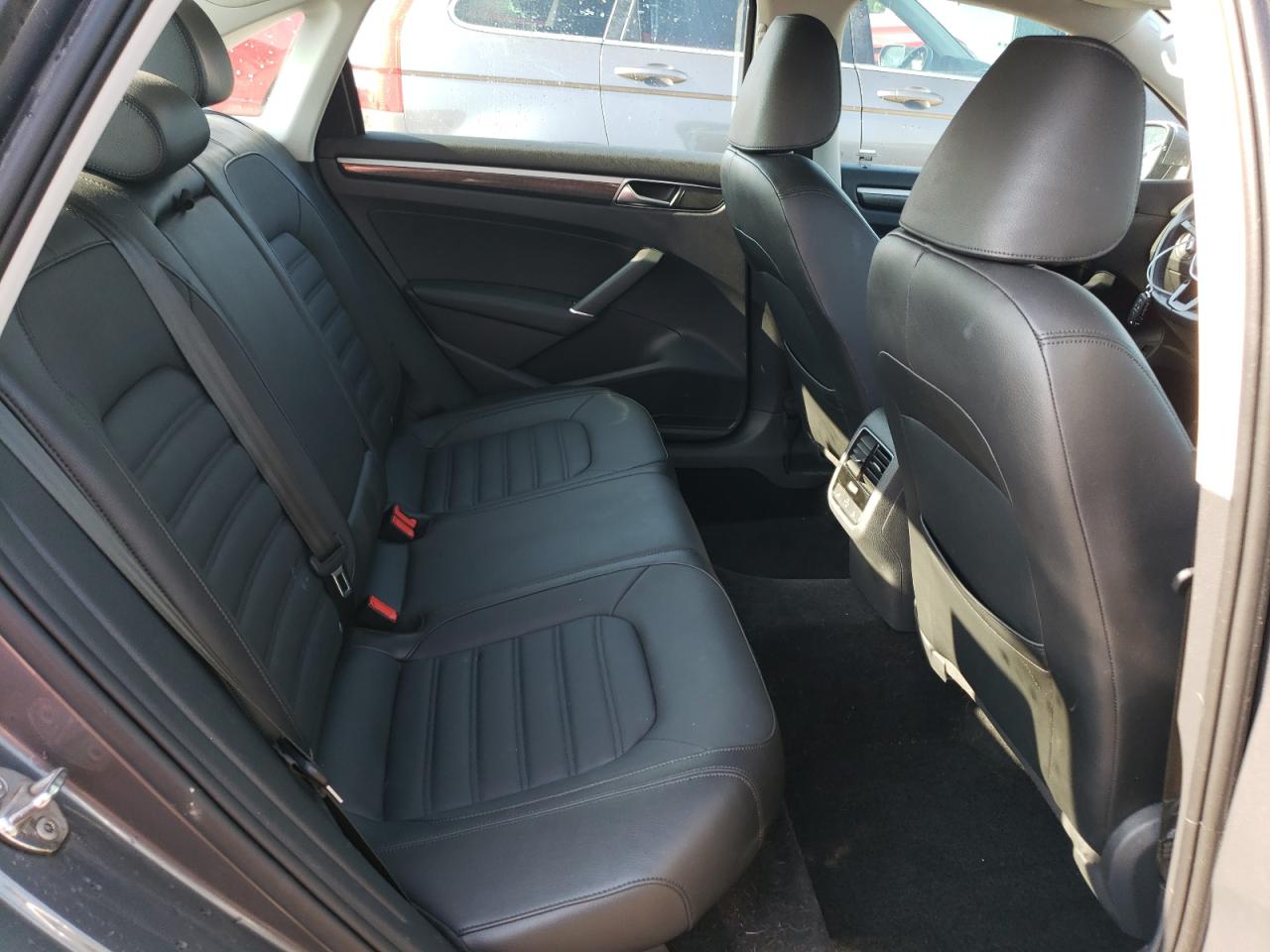 1VWCA7A39JC016884 2018 Volkswagen Passat Sel Premium