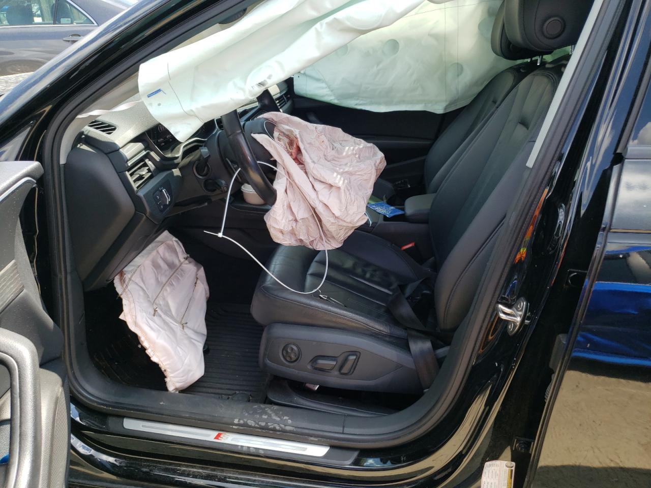 WAUKMAF44HN050683 2017 Audi A4 Ultra Premium