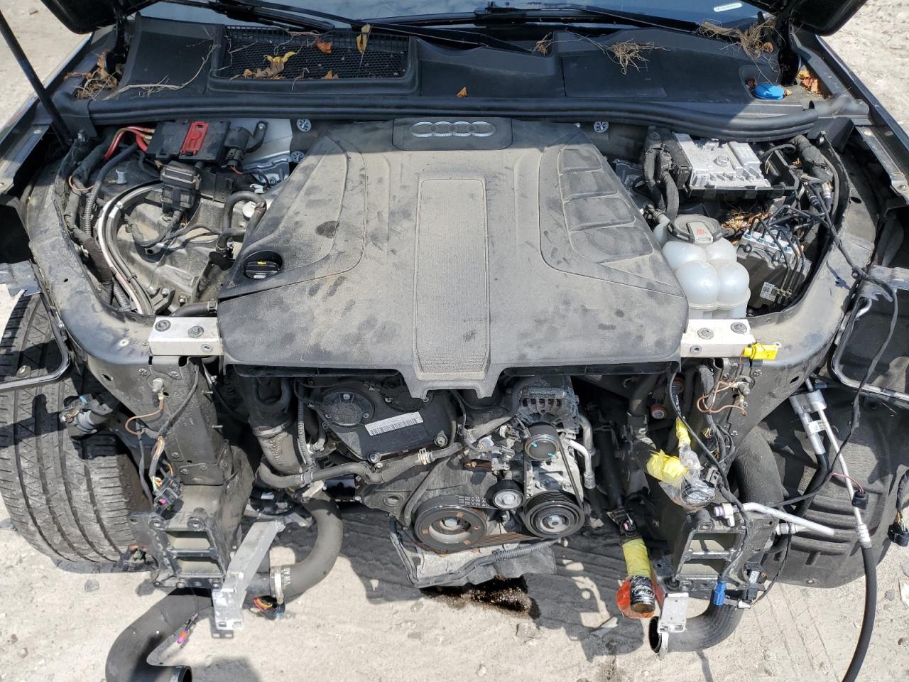 WA1LHAF75KD027412 2019 Audi Q7 Premium Plus