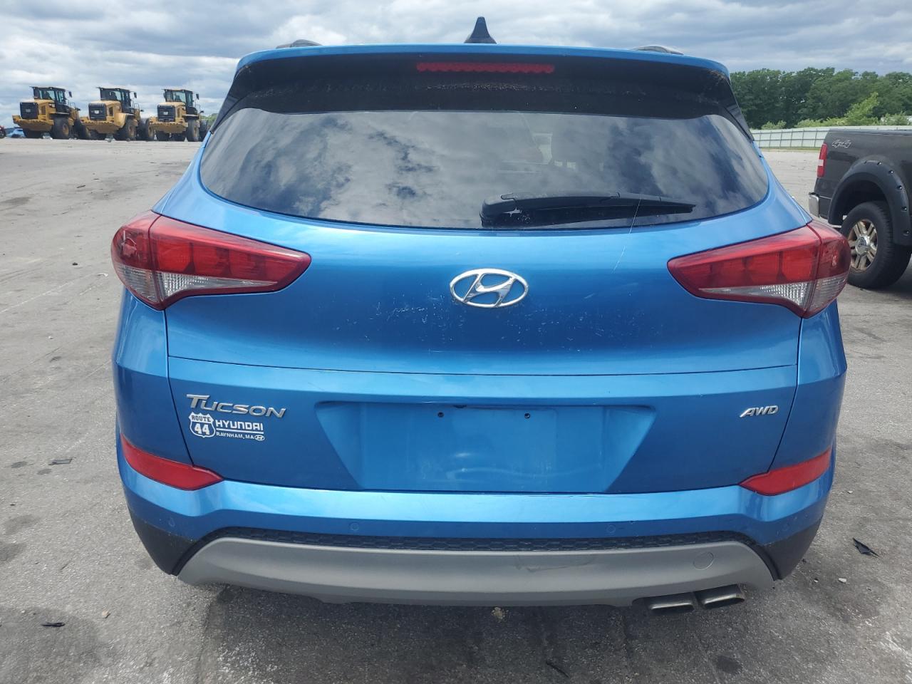 KM8J3CA23JU727426 2018 Hyundai Tucson Value