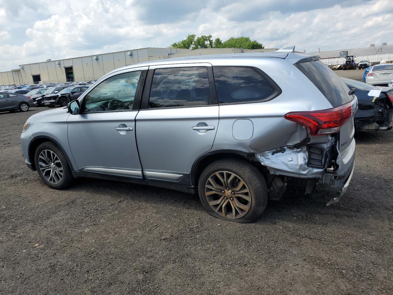 2017 Mitsubishi Outlander Es vin: JA4AZ2A35HZ000897