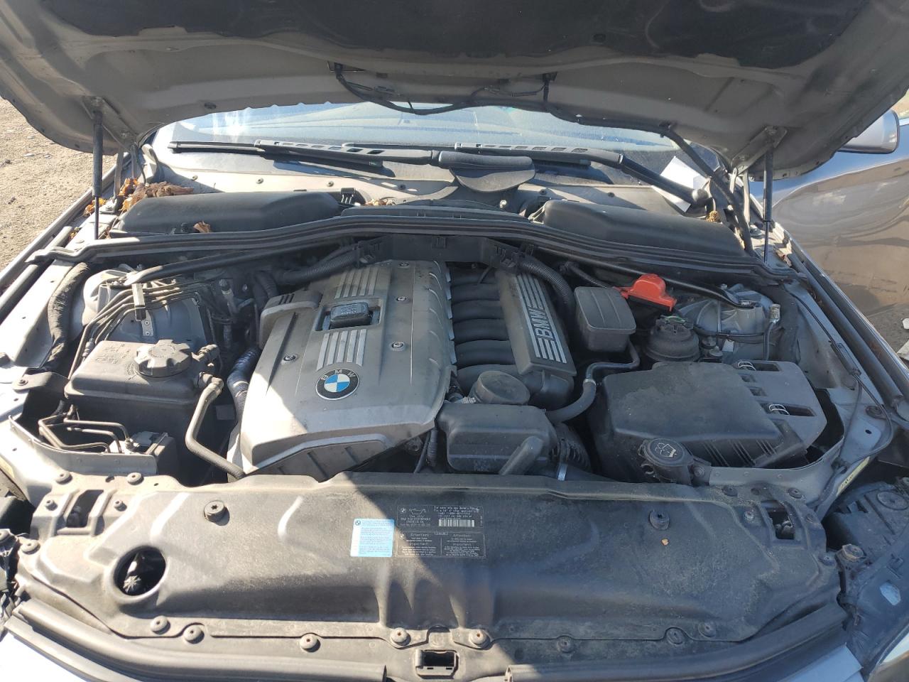 WBANN73556CN00599 2006 BMW 530 Xit