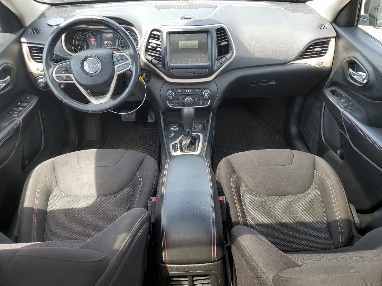 1C4PJMCSXHW569737 2017 Jeep Cherokee Latitude