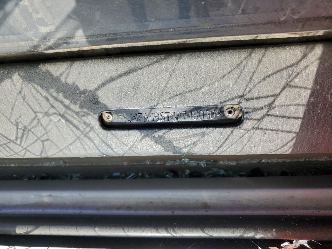 1J4FA49S74P748030 2004 Jeep Wrangler / Tj Sport