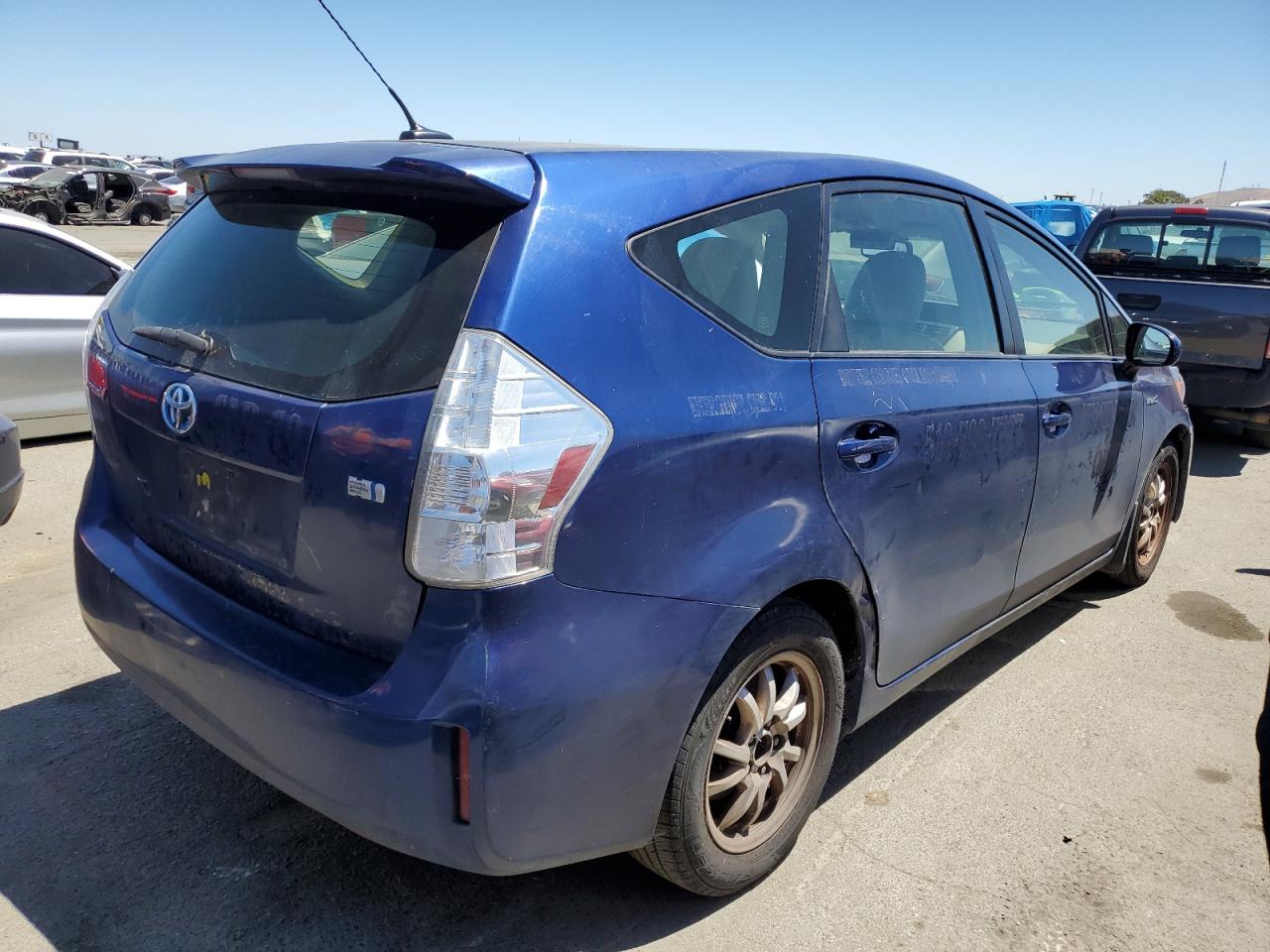 2014 Toyota Prius V vin: JTDZN3EU4E3330722