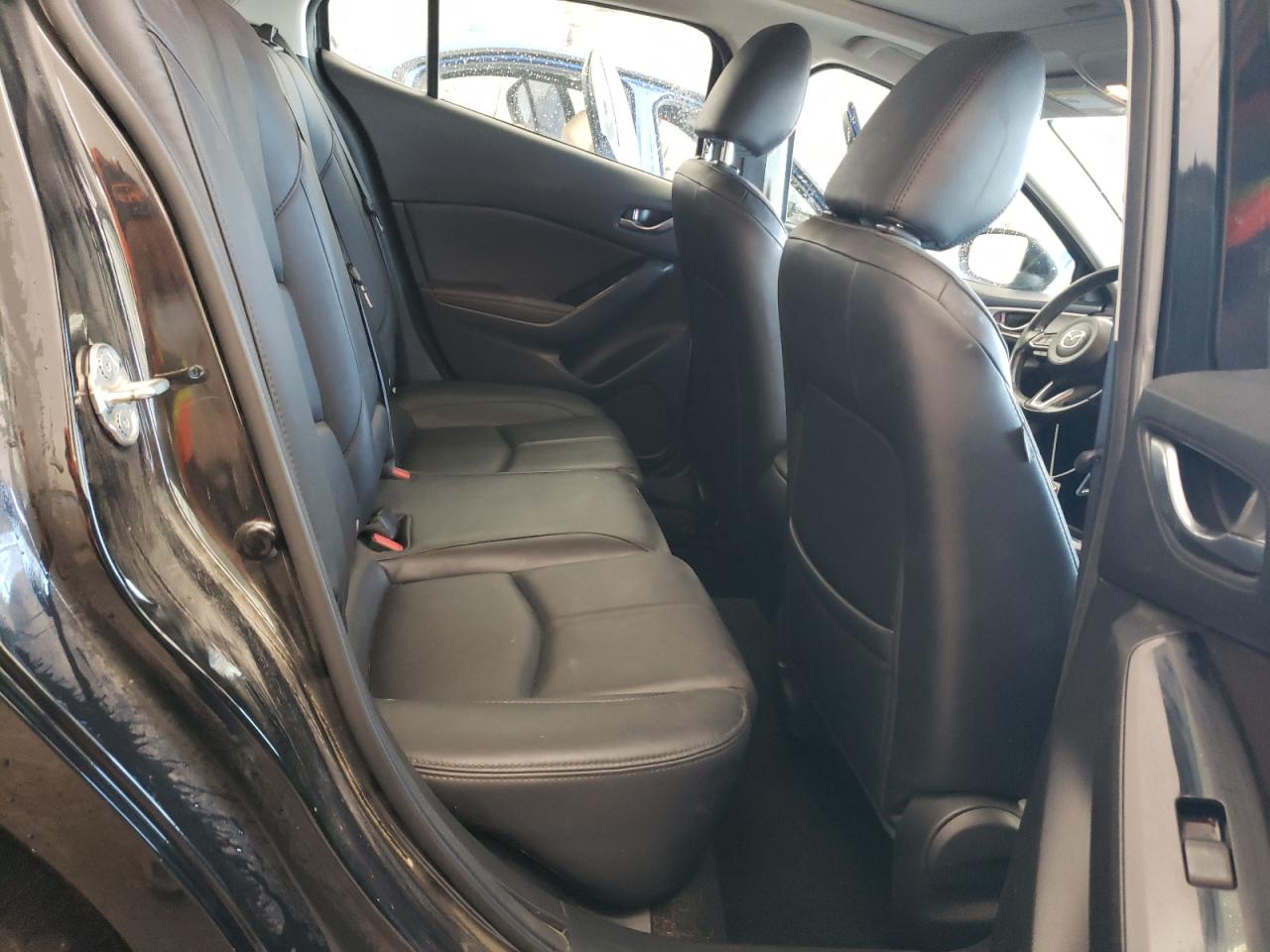 3MZBN1L30JM172112 2018 Mazda 3 Touring