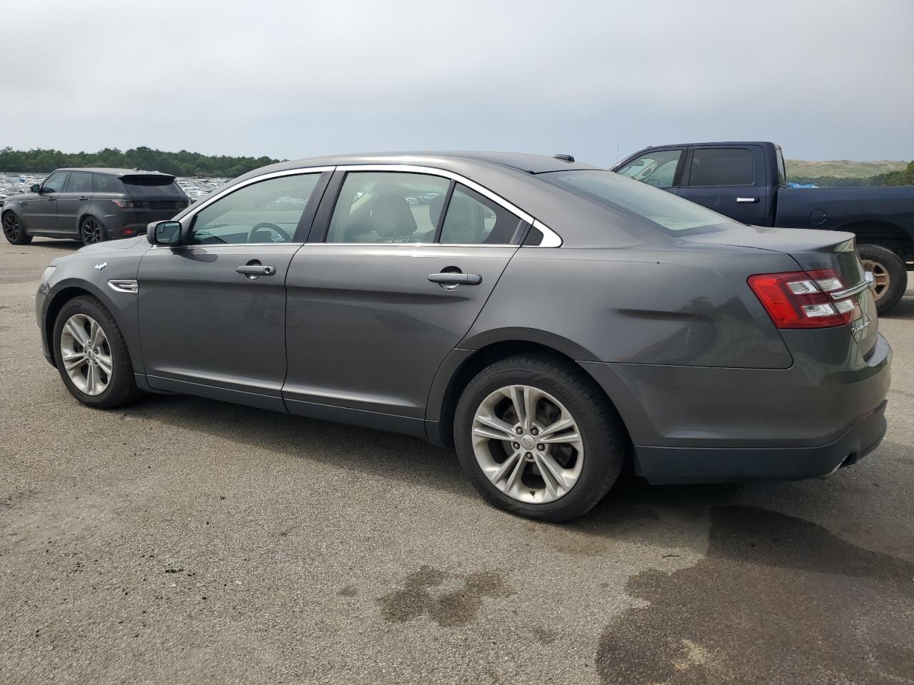 Lot #2923652771 2017 FORD TAURUS SE