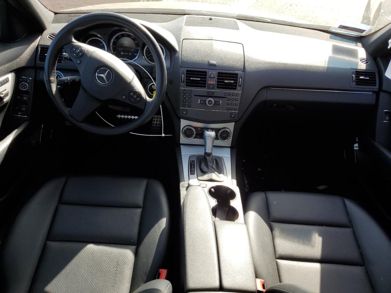 WDDGF5EB2AR098424 2010 Mercedes-Benz C 300