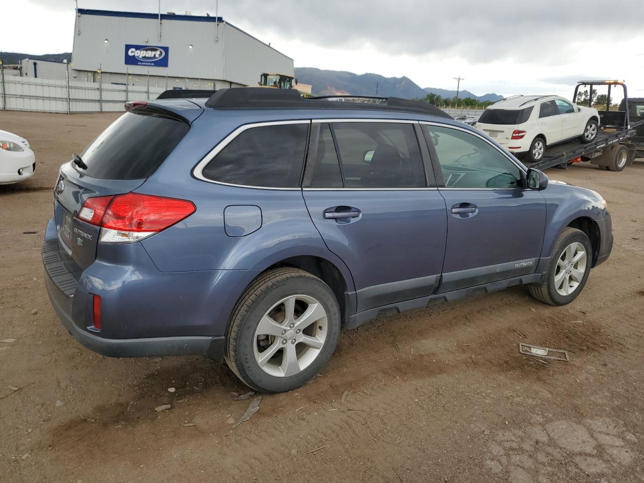 2013 Subaru Outback 2.5I Premium vin: 4S4BRCCC9D3253713