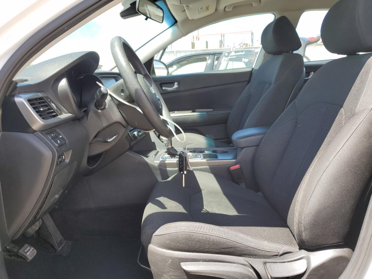 5XXGT4L35LG389496 2020 Kia Optima Lx